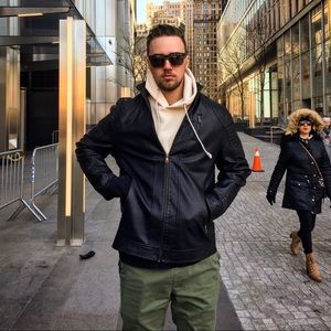 Meet your Posher, Cclayton